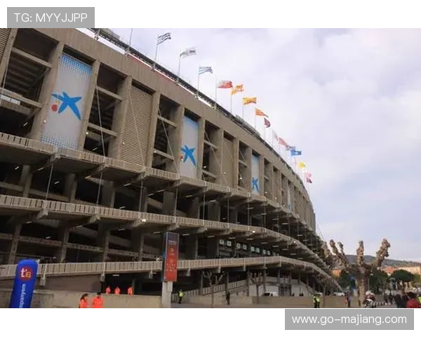 巴萨诺坎普北看台开放再次推迟，安全标准沟通误解致工期滞后